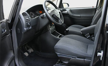 opel zafira interior