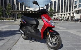 2013 СИМ Орбит 50cc - скутер на прокат Лиссабоне