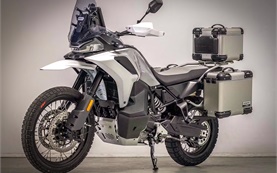 CFMOTO MT800 MTX ADV - наем на мотор на летище Букурещ