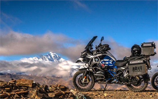 2020 BMW motorbike tours Everest