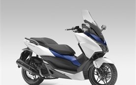 Honda Forza 125cc - скутер под наем в Лисабон, Португалия 