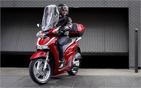 Honda SH 125 - scooter rental Malaga