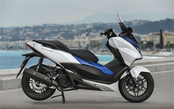Honda Forza 125cc scooter rental in Nice, France