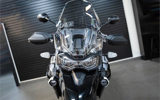 Triumph Tiger 900 GT  PRO - motorbike rental Barcelona Spain