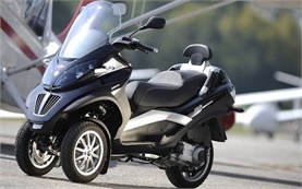 Piaggio MP3 300 - alquiler de scooters en Malaga