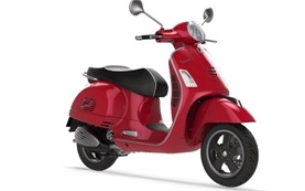 Piaggio Vespa GTS 300 - alquiler de scooters en Kotor