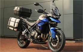 Triumph Tiger 850 Sport - alquilar una moto en Budva