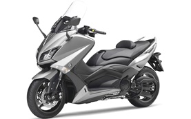 Yamaha T-Max 500 - Rollervermietung Flughafen Alghero