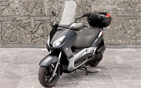 Yamaha X - Max 125 - para alquilar en Málaga